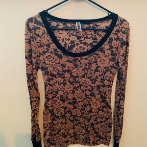 BKE Floral top